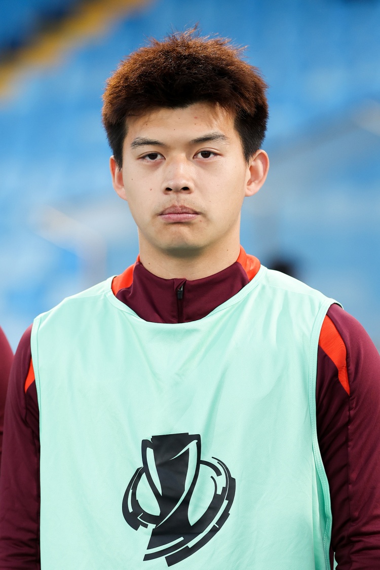 星空体育app-体坛：U23国足队长刘浩帆已可以动球，随时做好上场准备